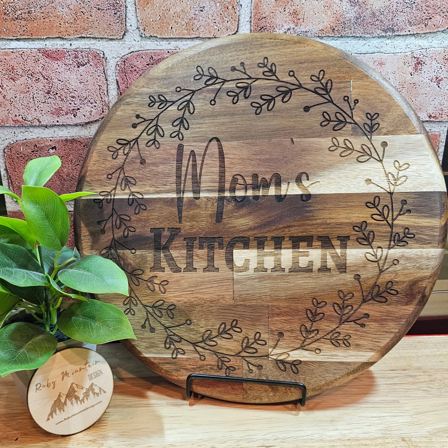 Mom's Kitchen - Round Acacia Cutting / Charcuterie board