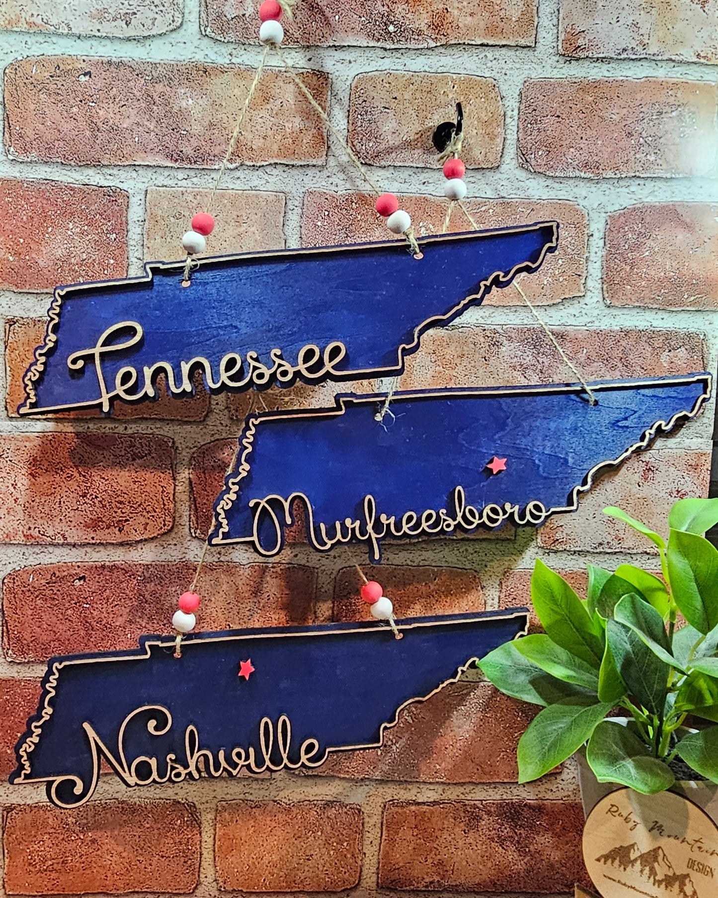 Tennessee State / City wall hangers